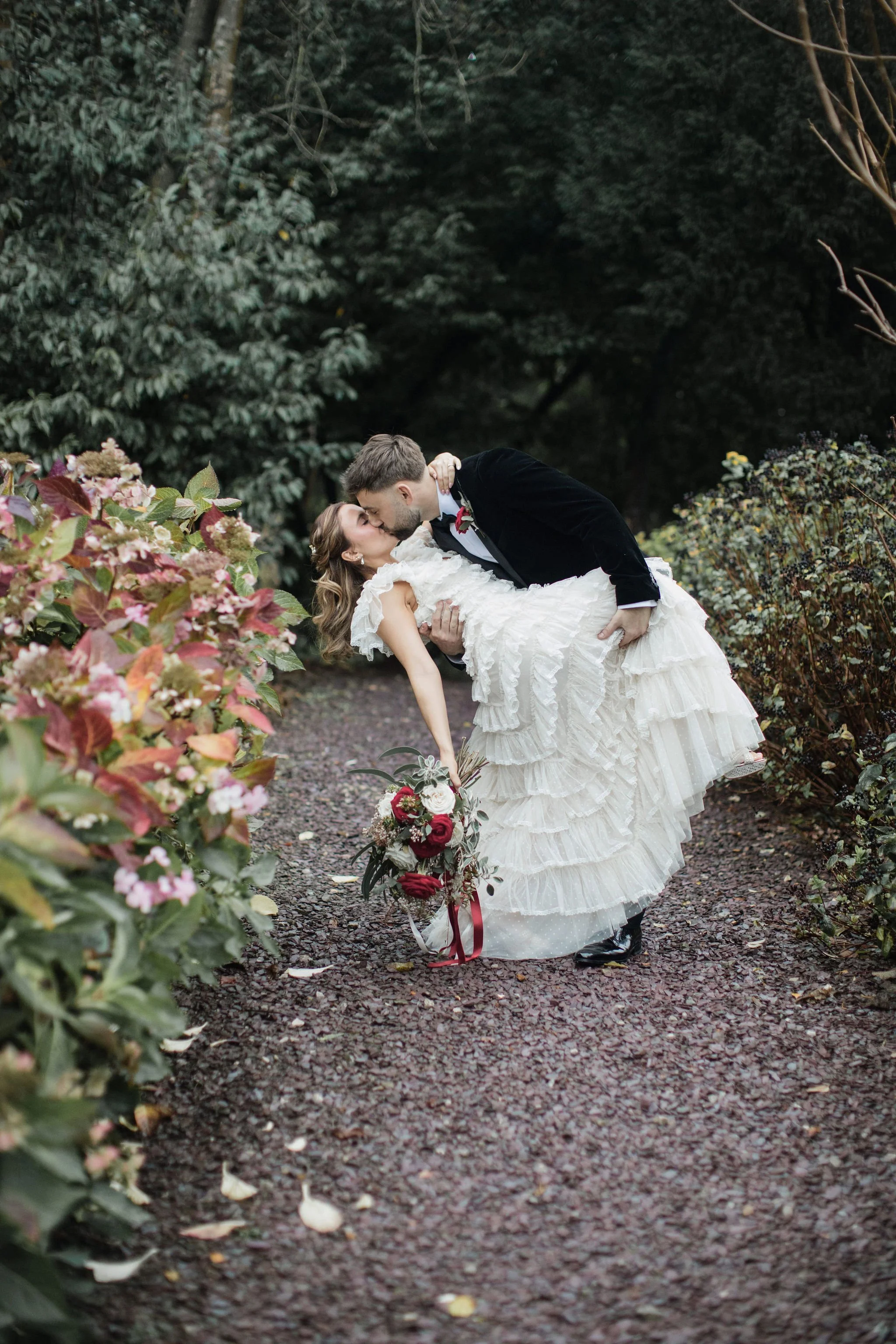 Timeless- authentic-wedding-photography-luxuryfeel-theoldhallely64.jpg