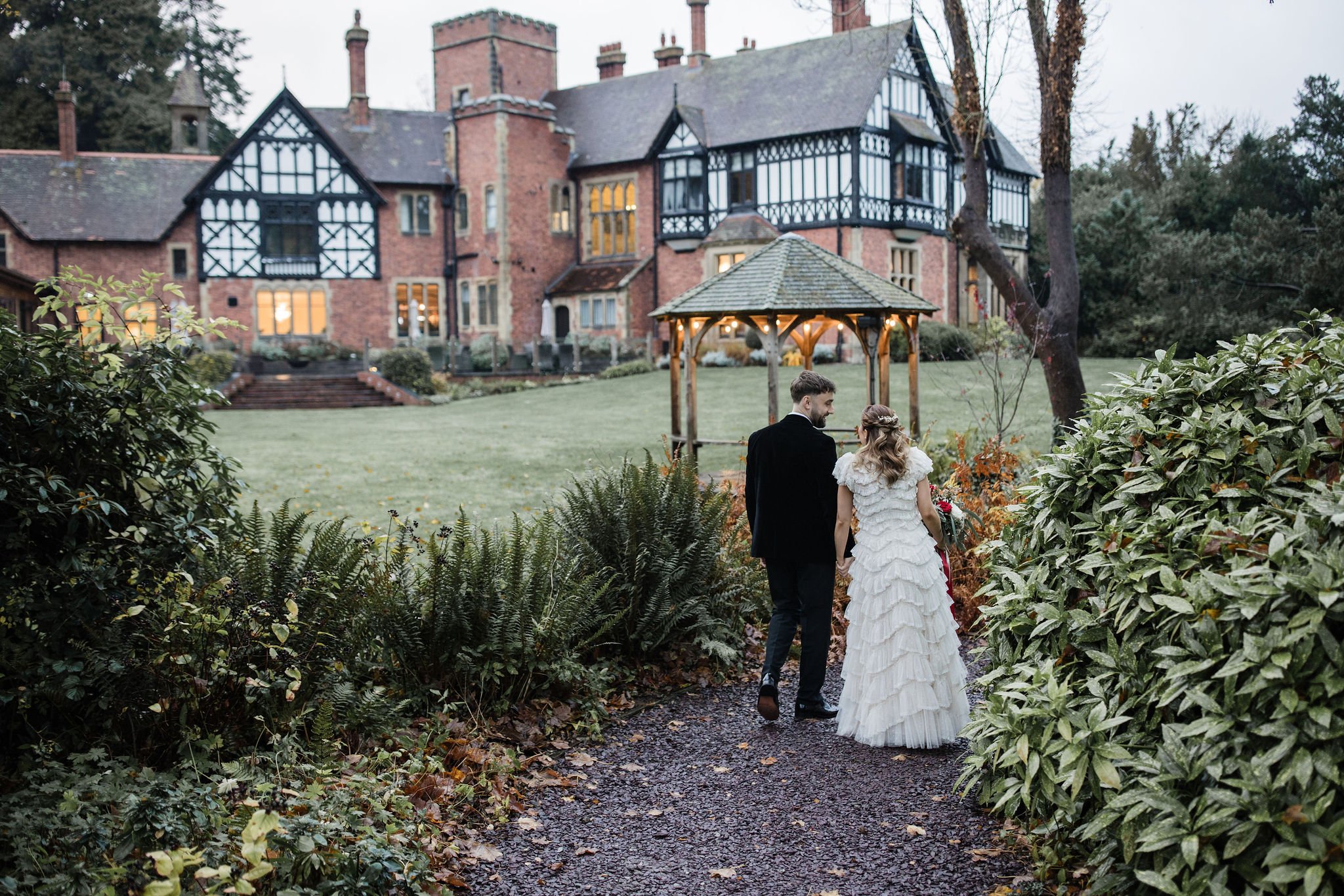 Timeless- authentic-wedding-photography-luxuryfeel-theoldhallely66.jpg