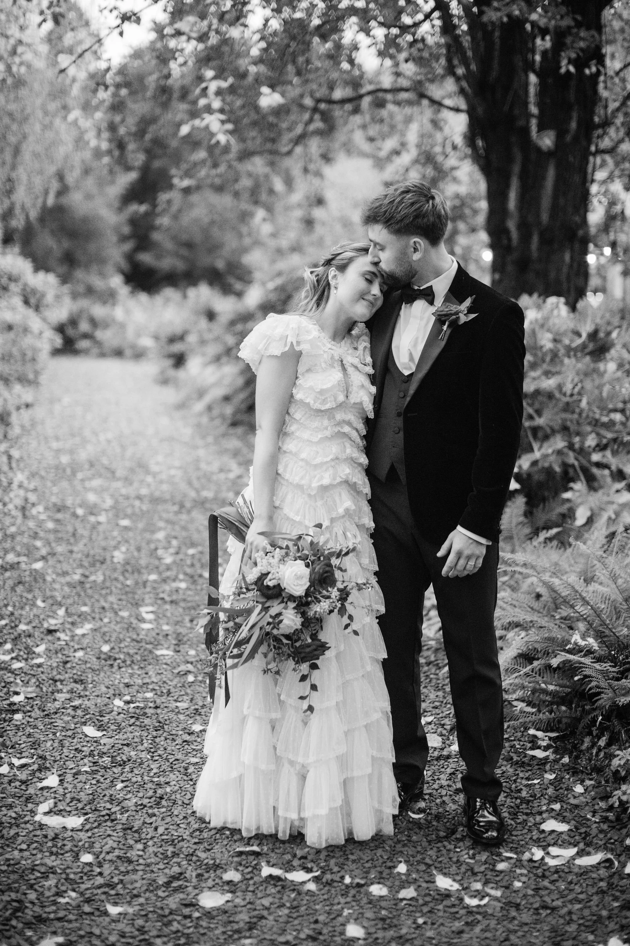 Timeless- authentic-wedding-photography-luxuryfeel-theoldhallely67.jpg