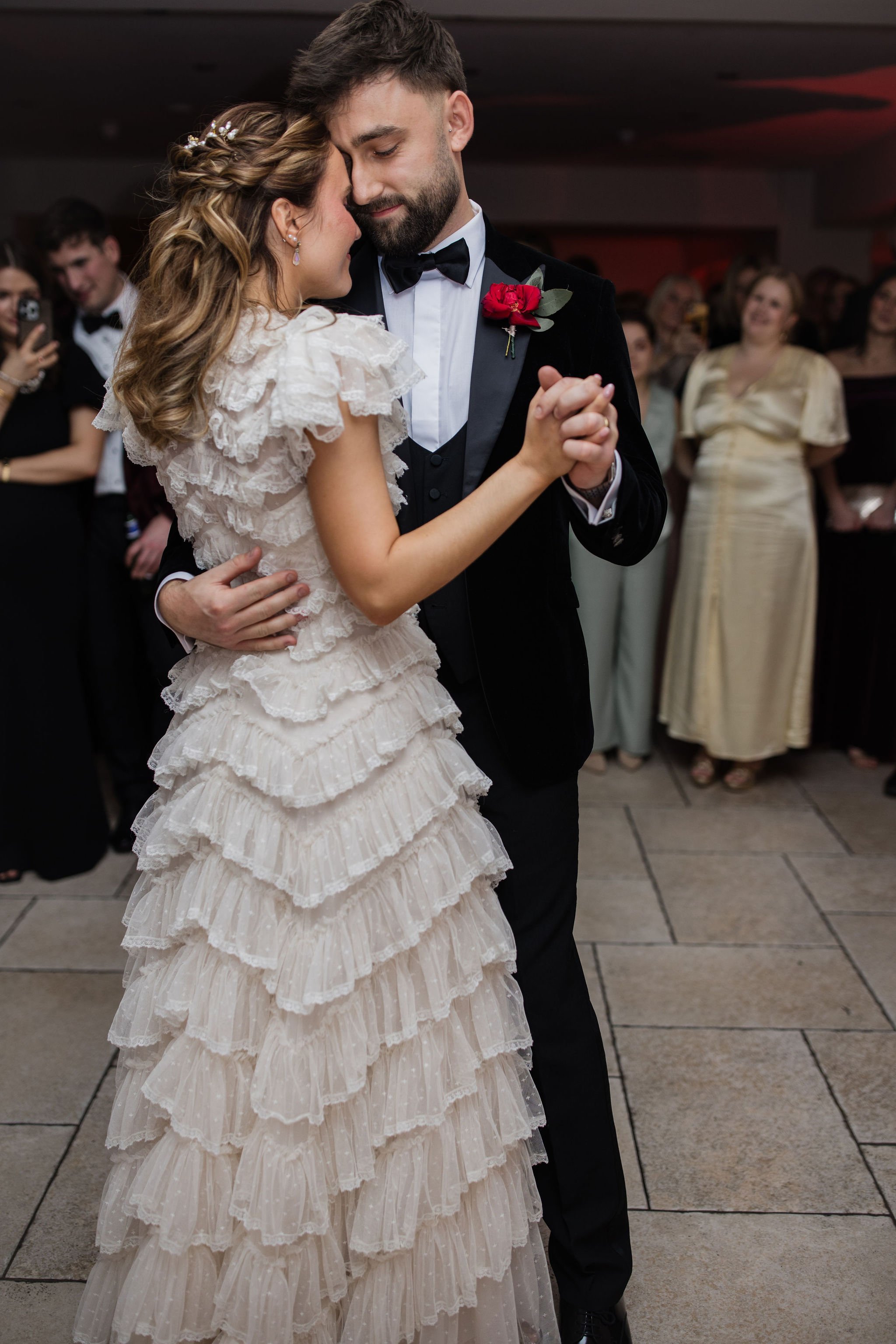 Timeless- authentic-wedding-photography-luxuryfeel-theoldhallely102.jpg