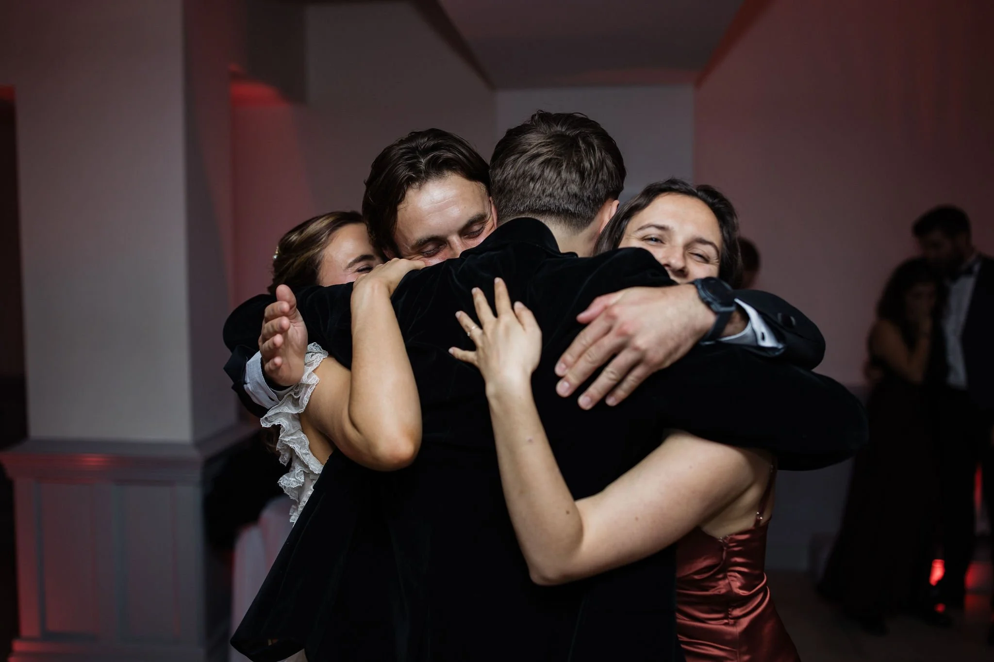 Timeless- authentic-wedding-photography-luxuryfeel-theoldhallely115.jpg