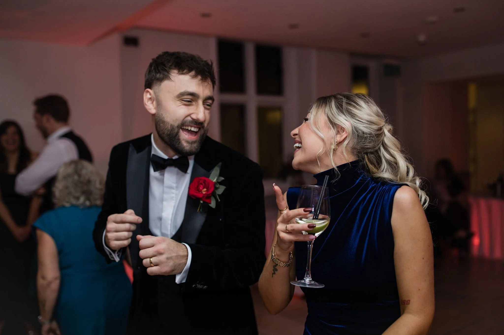 Timeless- authentic-wedding-photography-luxuryfeel-theoldhallely118.jpg