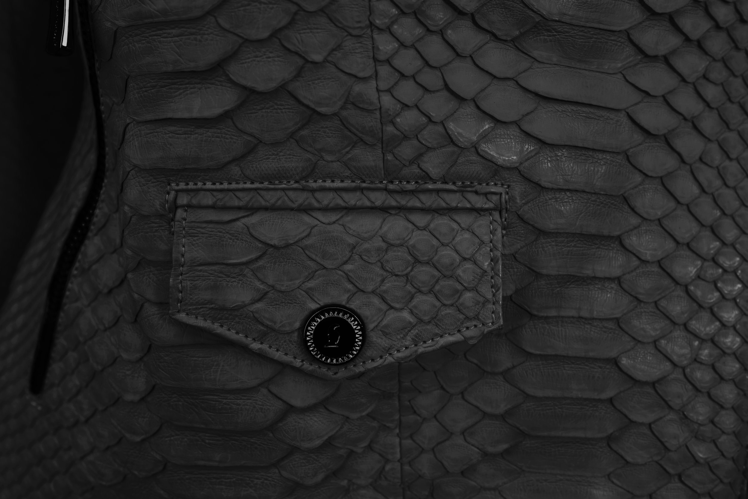 Klaverweide Biker jacket All Black python women.jpg