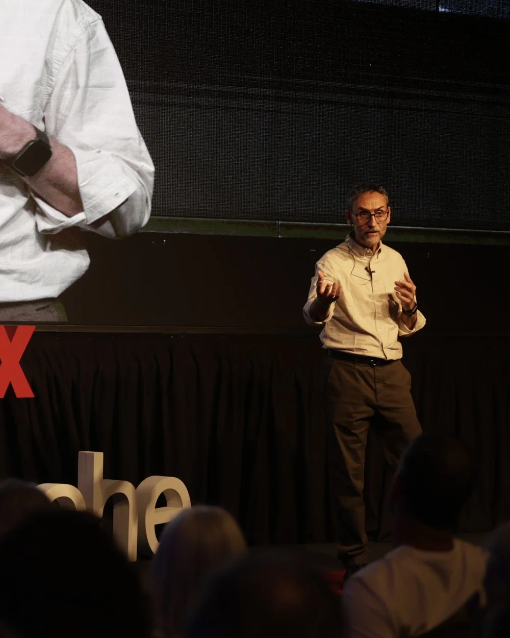 Enzo Campetella durante su charla en TEDx Bariloche