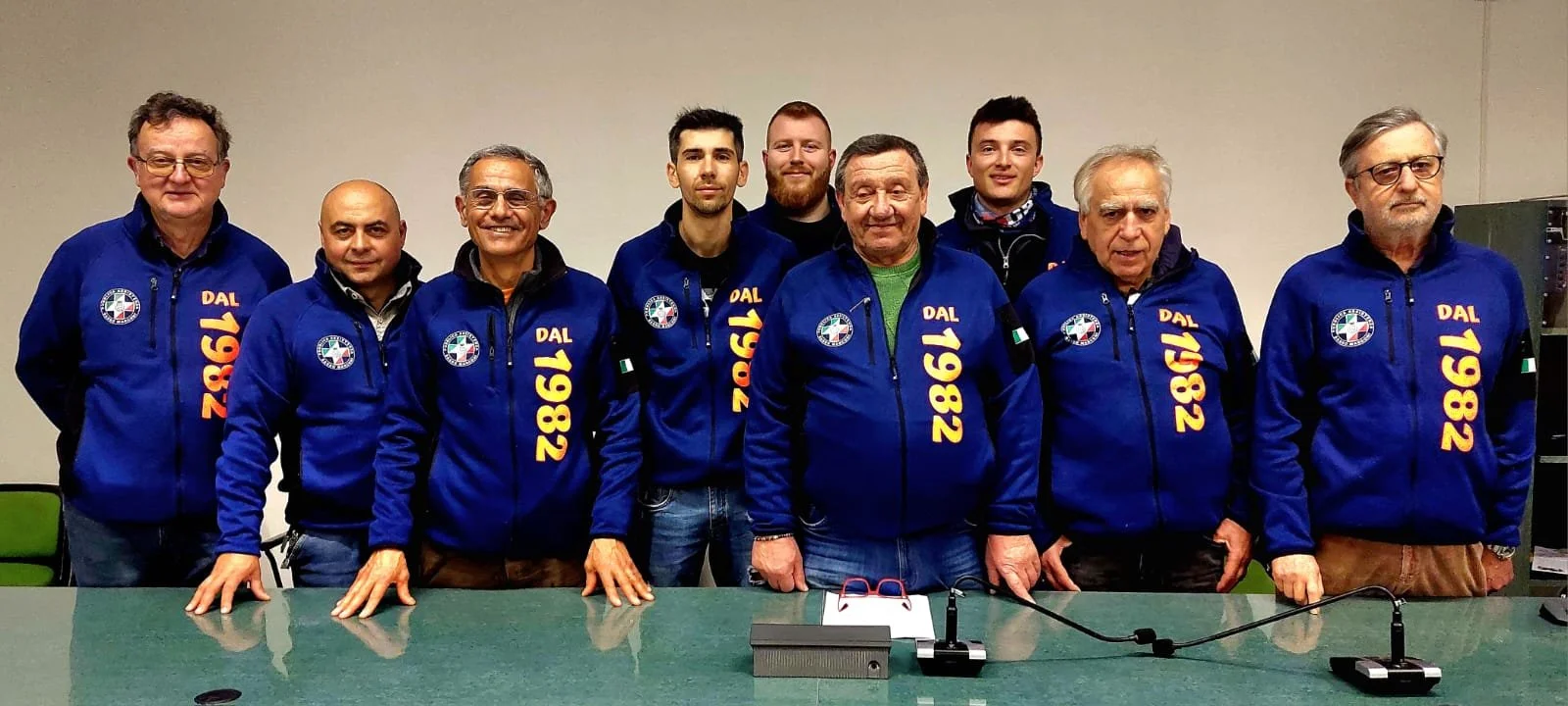 Da sinistra a destra: Francesco Manieri, Nicola Caroppi, Paolo Cominetti, Alan Salis, Lorenzo Chiari, Aurelio Biagi, Luca Bagnolini, Paolo Fabbri, Ruggero Signora.