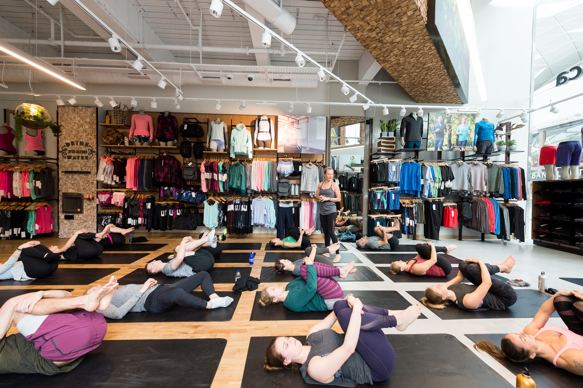 lululemon stores london uk