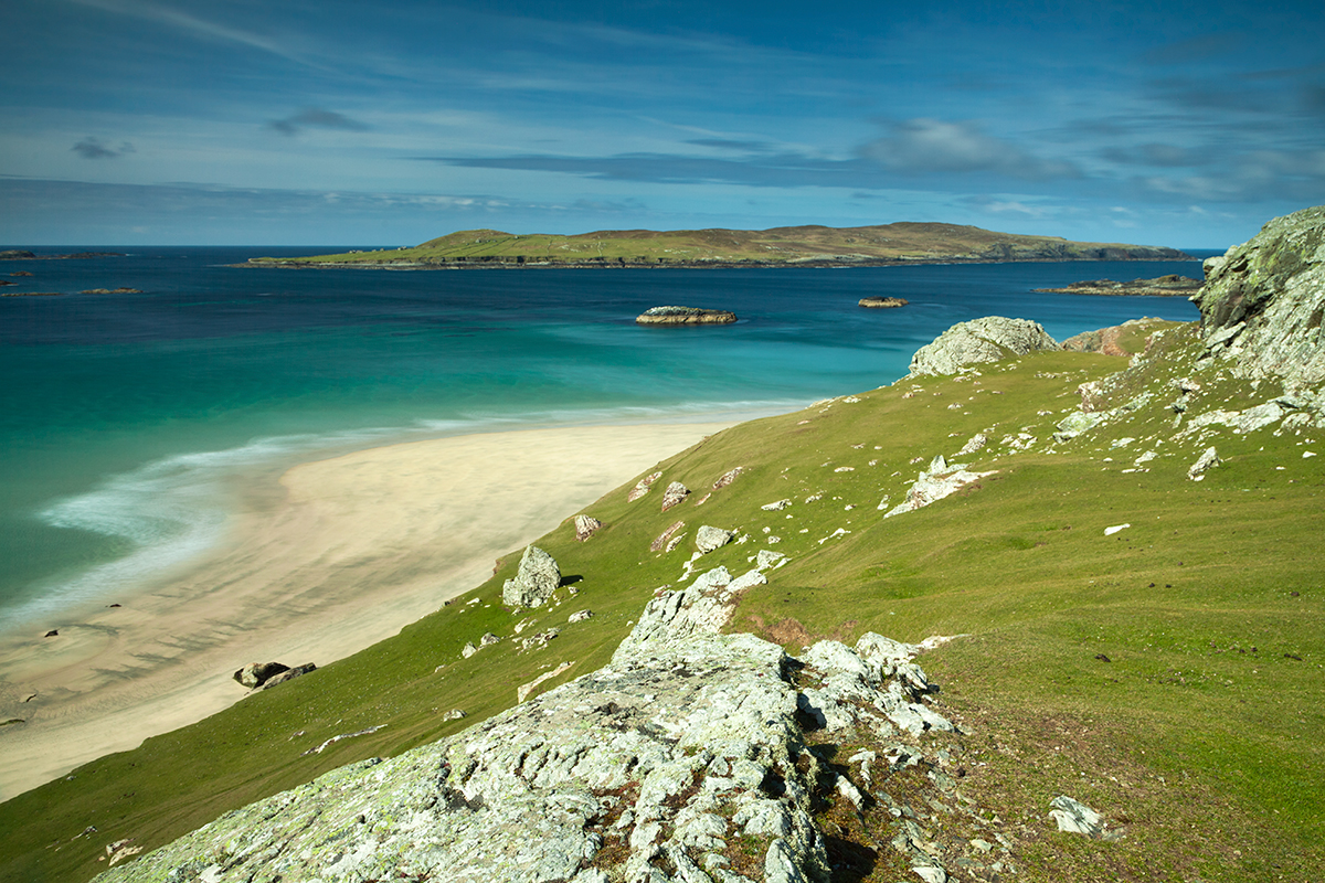 Trá Gheal with Inishark island in the background