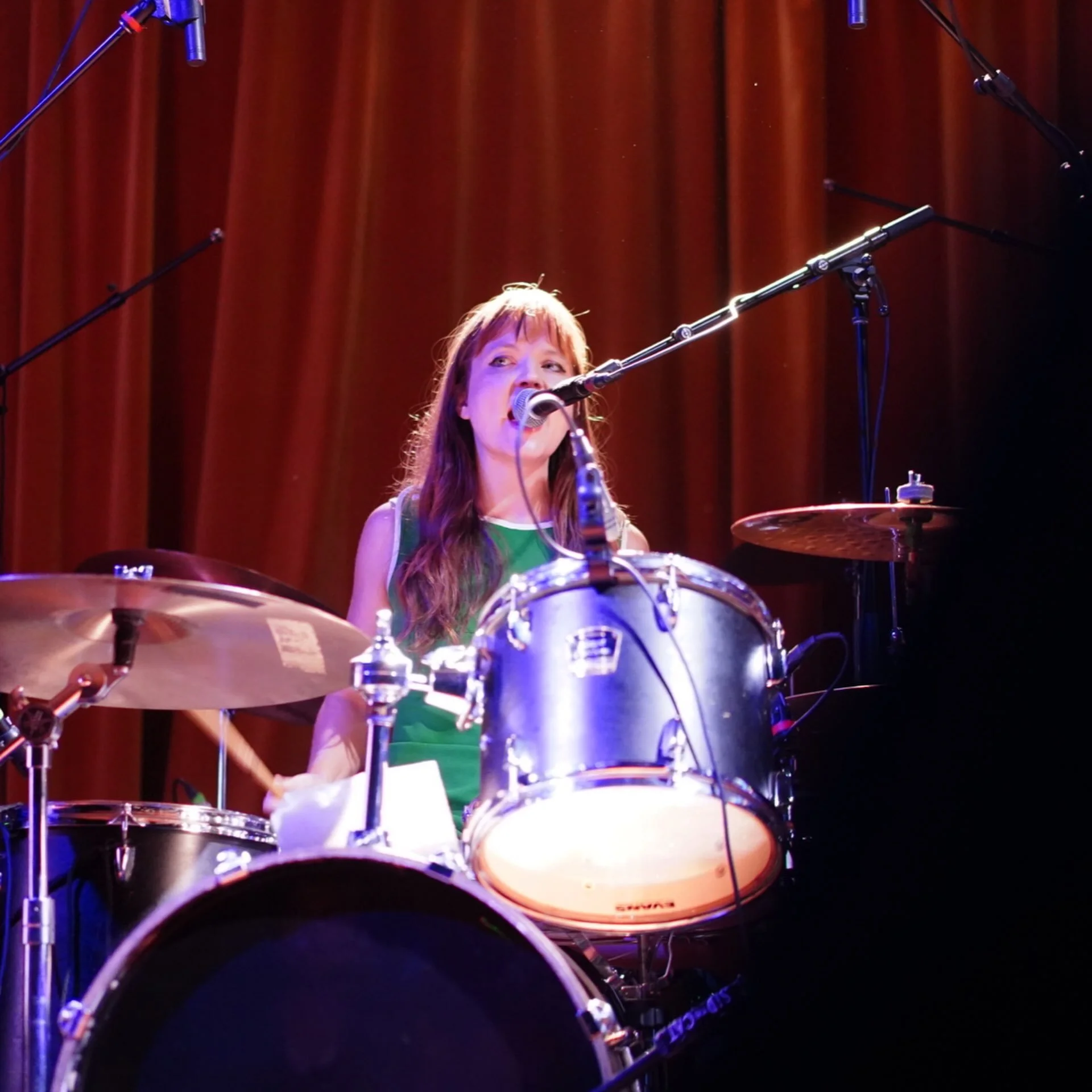 Most people are here for my animation but CISSI TV is also a band :) here are some pics from the other night when we played @sidthecatauditorium !
Shows coming up: 10/10 at scribble supporting @deathvalleygirls 
And 10/16 supporting @ssspacemoth 

Ph