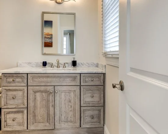 2a01ce780c58b074_2893-w550-h440-b0-p0-q87--beach-style-bathroom.jpg