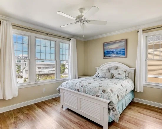 654118d00c58b03d_3136-w550-h440-b0-p0-q87--beach-style-bedroom.jpg