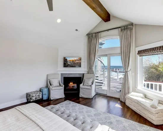 4ff110c50c58a6b7_3725-w550-h440-b0-p0-q87--beach-style-bedroom.jpg
