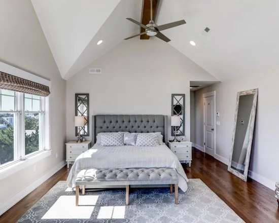 7cc11df00c58a6bb_2879-w550-h440-b0-p0-q87--beach-style-bedroom.jpg