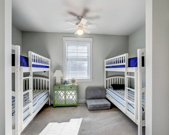 53015a4c0c58a726_2879-w550-h440-b0-p0-q87--beach-style-bedroom.jpg
