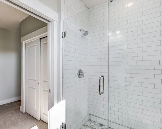 f08117160c58a71f_2688-w550-h440-b0-p0-q87--beach-style-bathroom.jpg