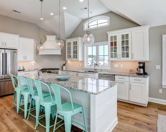 baf1e7fa0a01d086_8169-w550-h440-b0-p0-q87--beach-style-kitchen.jpg