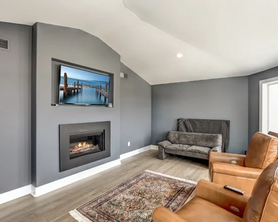 6ec1a8c50a3d26fb_5230-w550-h440-b0-p0-q87--transitional-family-room.jpg