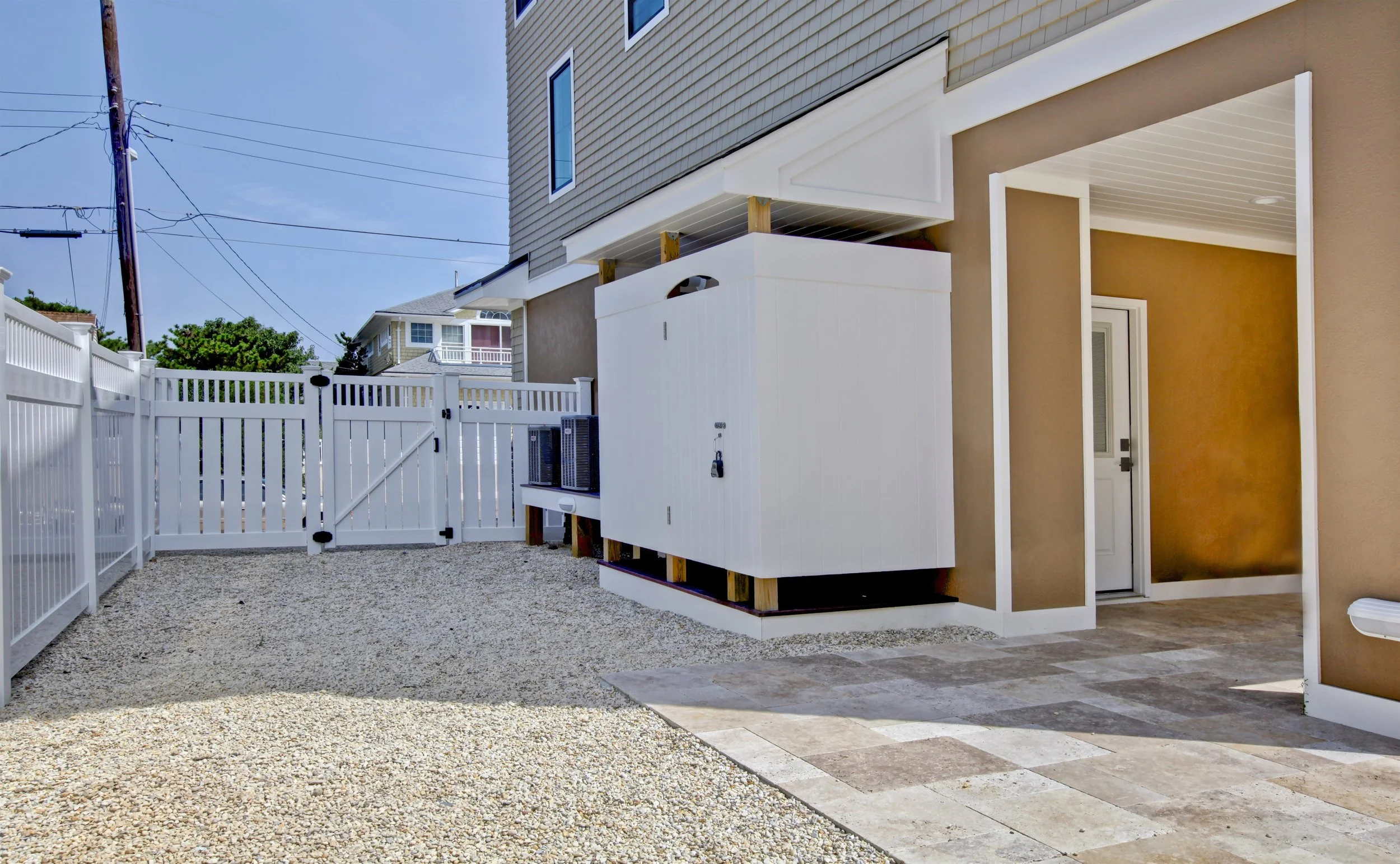 051_Out Door Showers .jpg