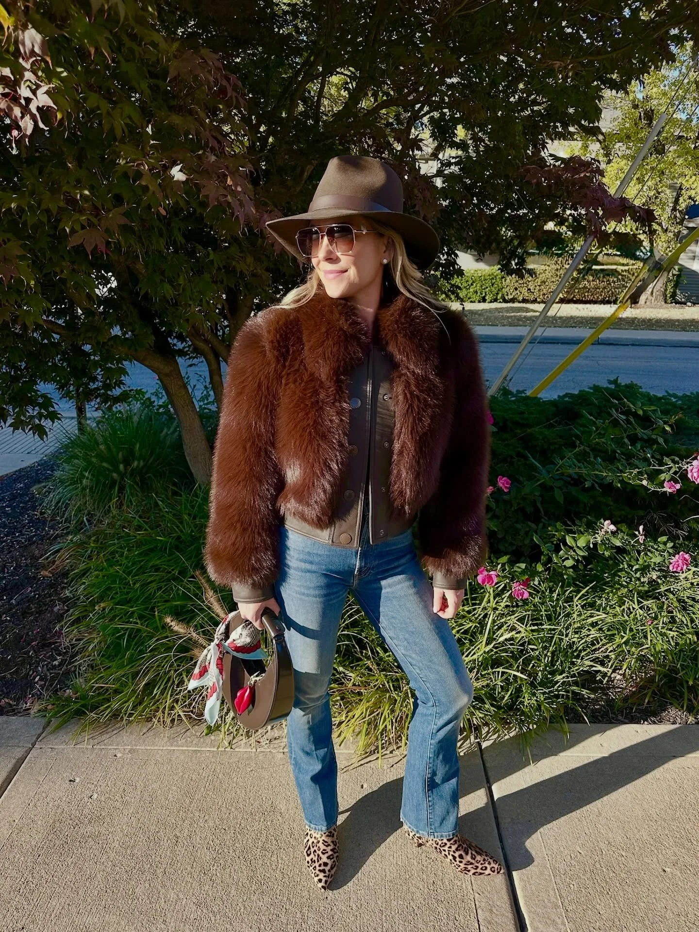 Tuesday fit check // 👌🏻💯🫶🏻

#shopsmall #shoplocal #indyboutiques #fallfashion #brownisthenewblack #lookgoodfeelgreat