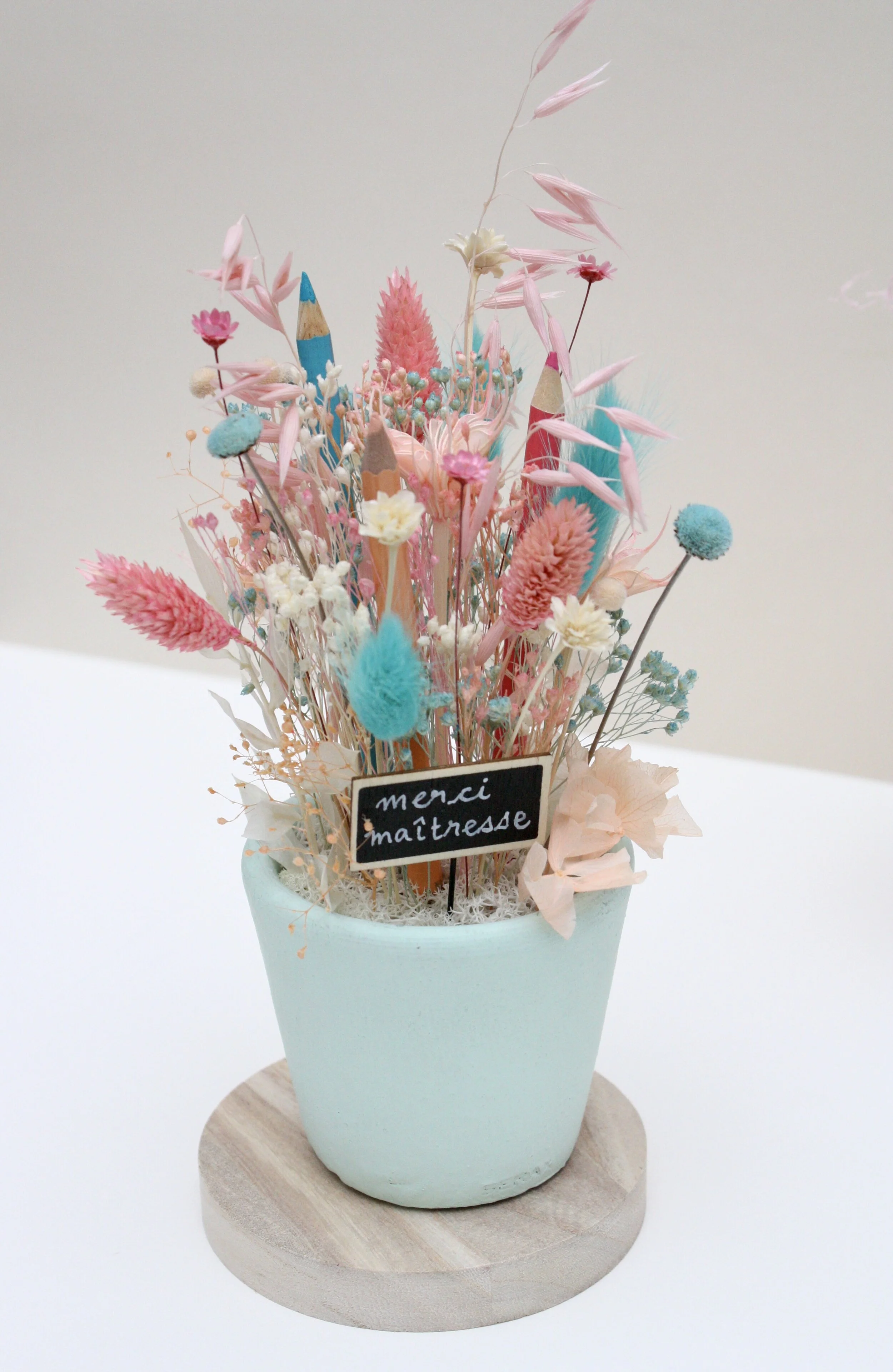 Pot à crayons fleuris