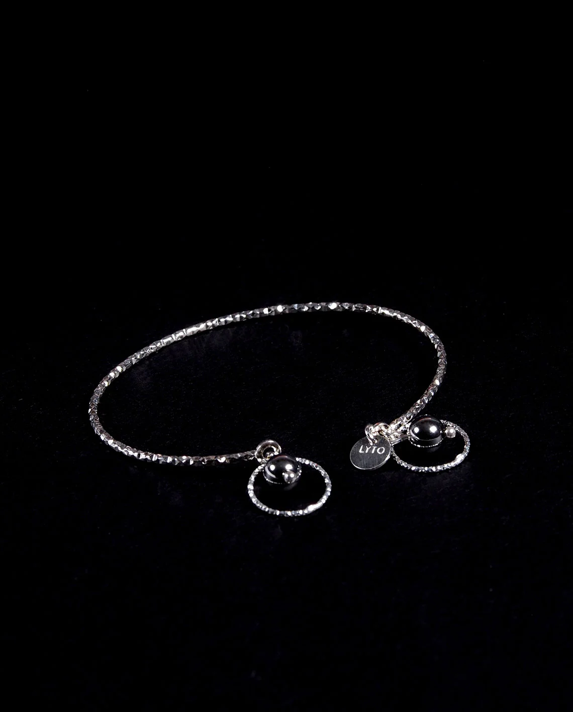 Jonc-Ouvert-CIRCLE-Hematite-LYTO-2.jpg