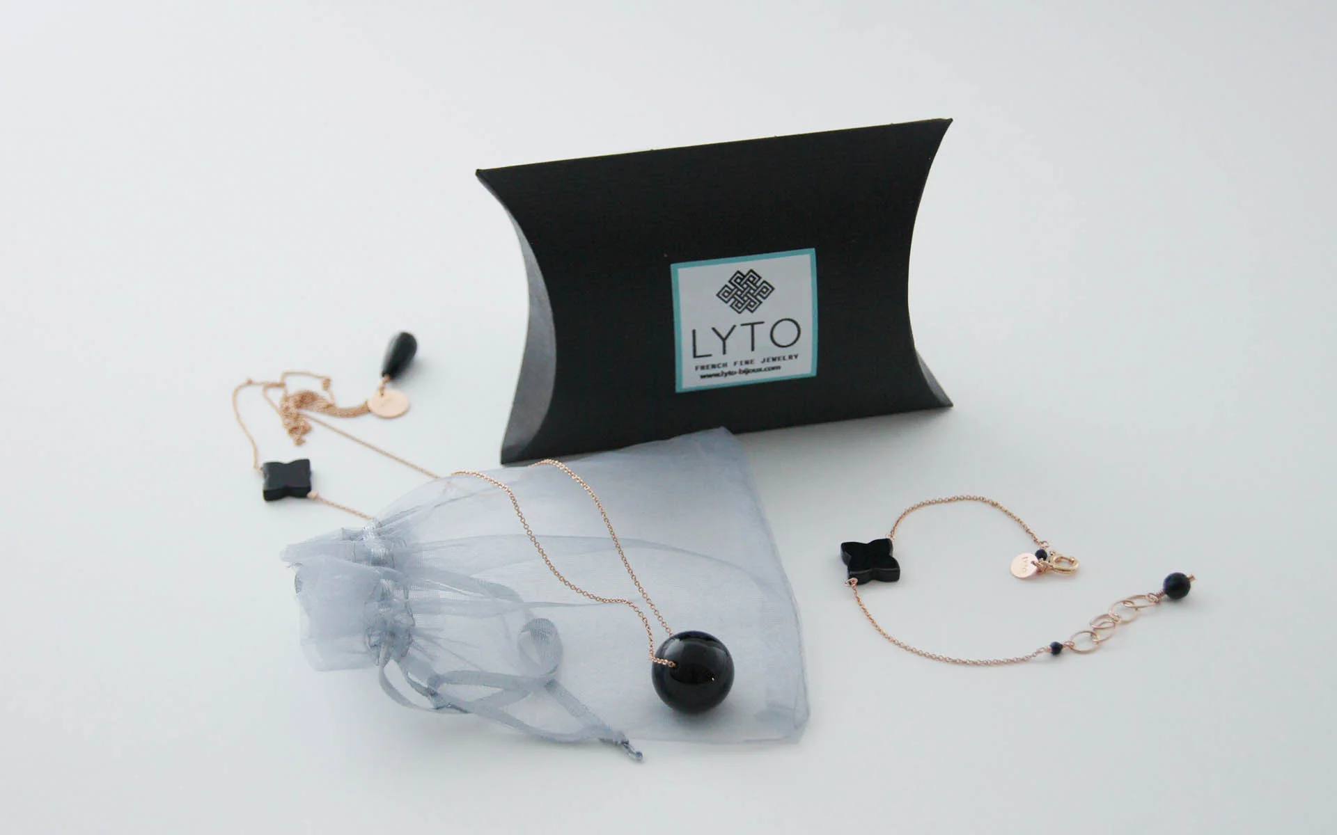 lyto_packagings_asdetrefle_onyx_noir_1 copie.jpg