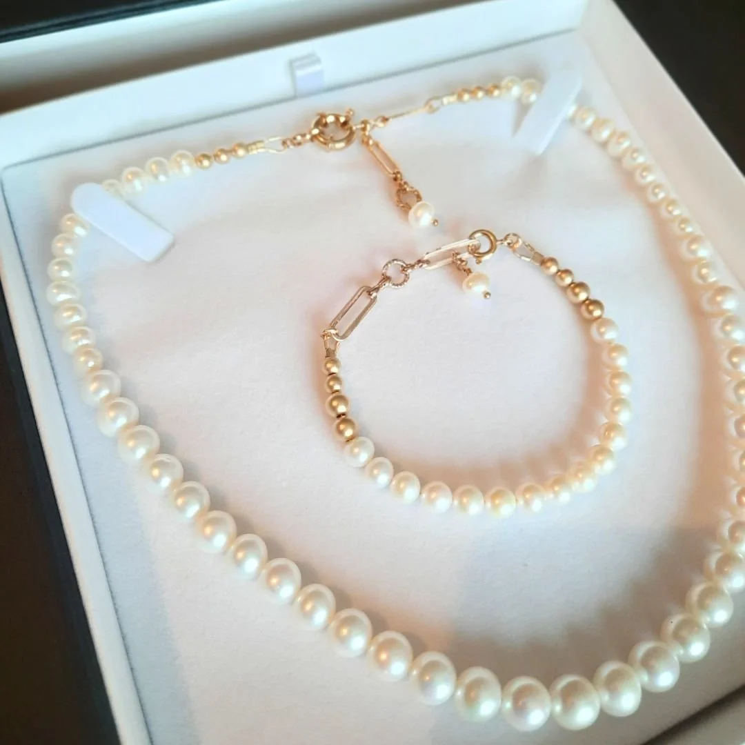 Collier Perles Baroques Ancien - Nacré Blanc Avec Cristaux, Style Rétro, état Impeccable