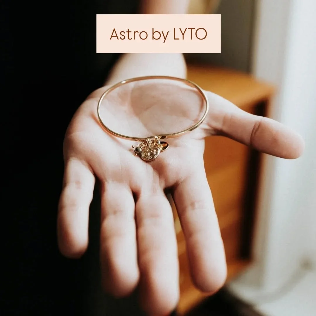 🎇10 Ans de LYTO &amp; Id&eacute;es Cadeaux : L'ASTRO pour les F&ecirc;tes🎄
🔦Aujourd&rsquo;hui, braquons les projecteurs sur l'une des collections qui s'impose comme&nbsp;le cadeau sur-mesure pour les F&ecirc;tes chez LYTO&nbsp;: La collection&nbsp