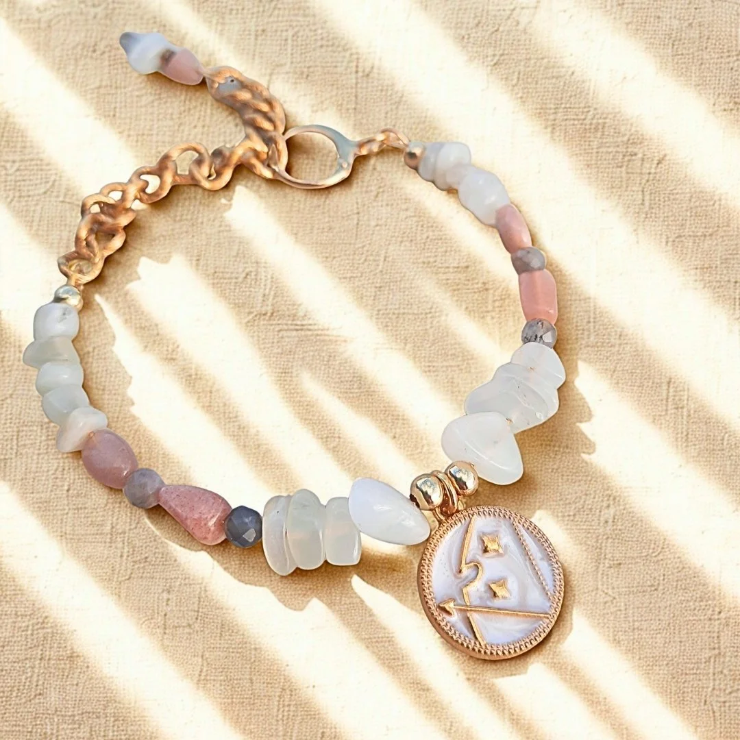 Bracelet SELENE Pierres de Lune et Médaille Astro