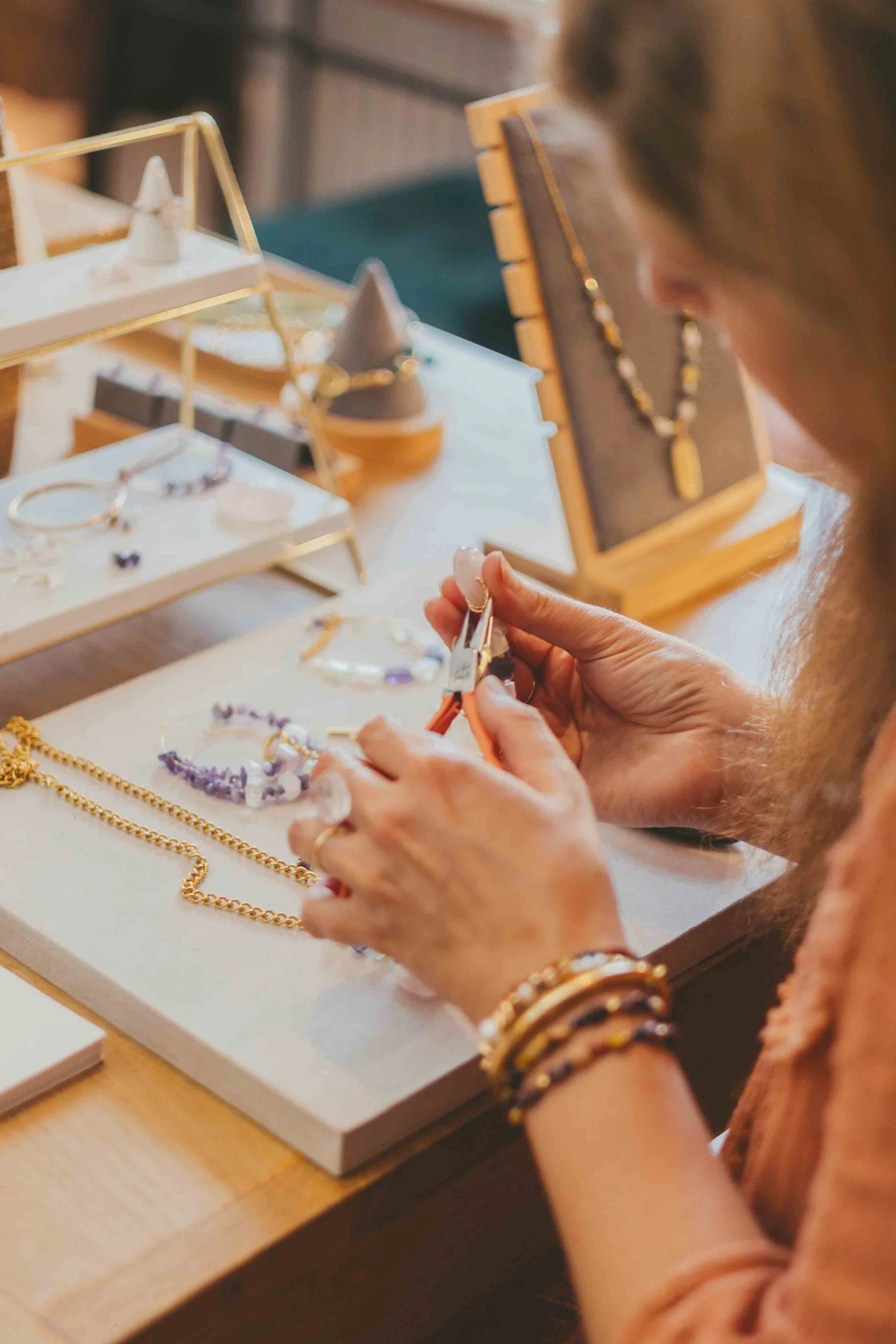 Maud_Fontier_Ateliers_creatifs_bijoux_Pierres_naturelles_lille (5).jpg