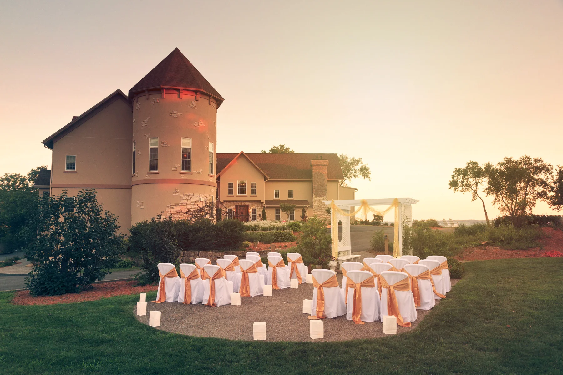 DD GM-Wedding_ceremony.jpg