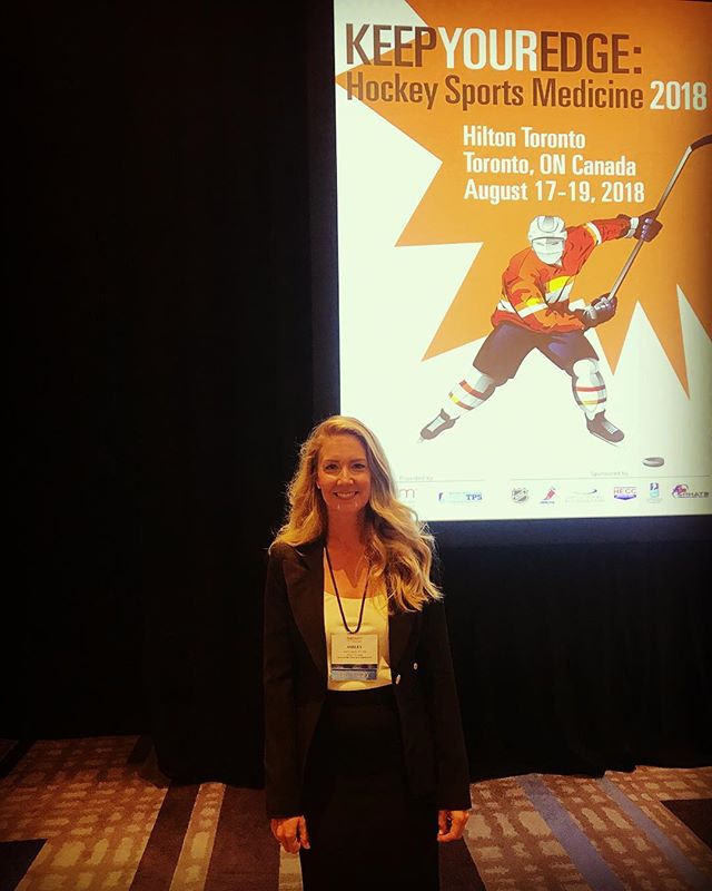 Loved speaking at the American Orthopaedic Society for Sports Medicine conference yesterday...all about the safety and efficacy of dietary supplements 🤓 I'll be speaking again tomorrow on current dietary trends: are they appropriate for the hockey p