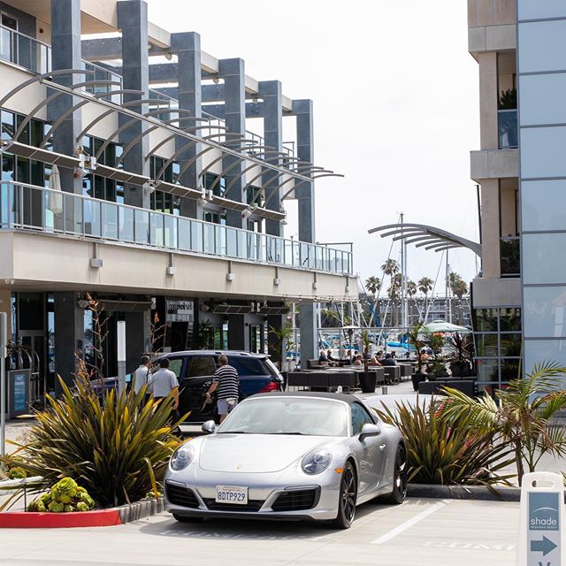 Waterfront hotel @shadehotelrb right here in Redondo Beach 😊🛥 .
.
.
.
.
.
.
#redondobeach #events #southbayevents #neighborhoodevents #waterfront #community