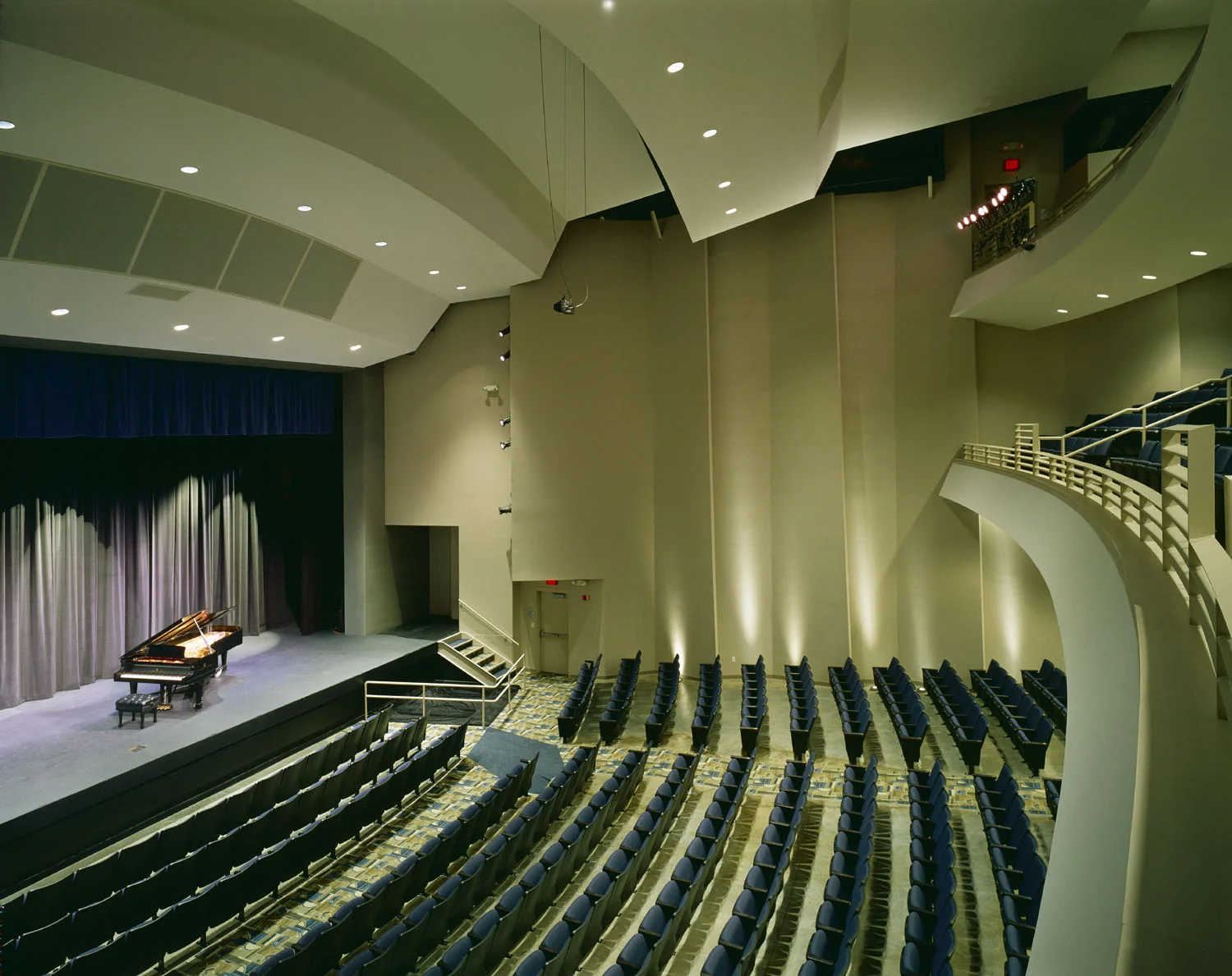 (000) 4p Int Main Hall From side 5 in.jpg