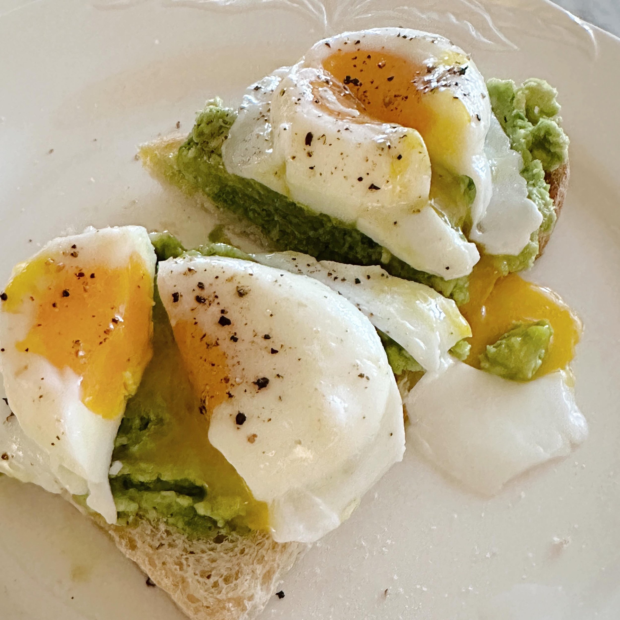 Organic avocado and eggs on homemade toast for breakfast today inspired by @nutritionschool. ✨ This blood sugar balancing brekkie is setting this body up for day long success. Now I&rsquo;ve eaten something my body will be able to cope with its coffe