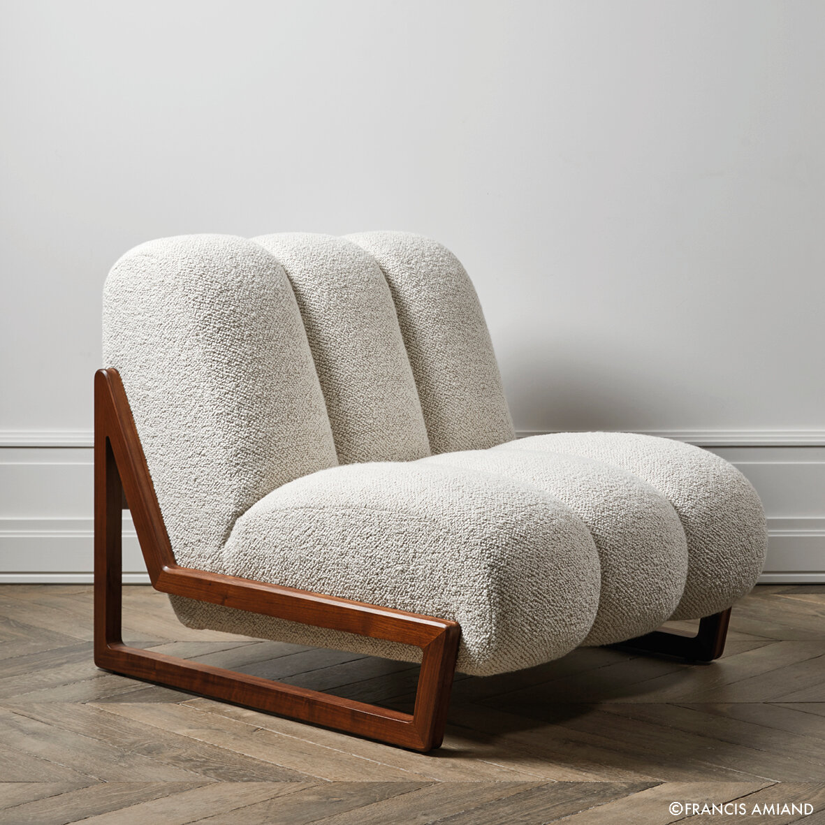 Humbert & Poyet - THEODORE sofa chair © Francis Amiand.jpg