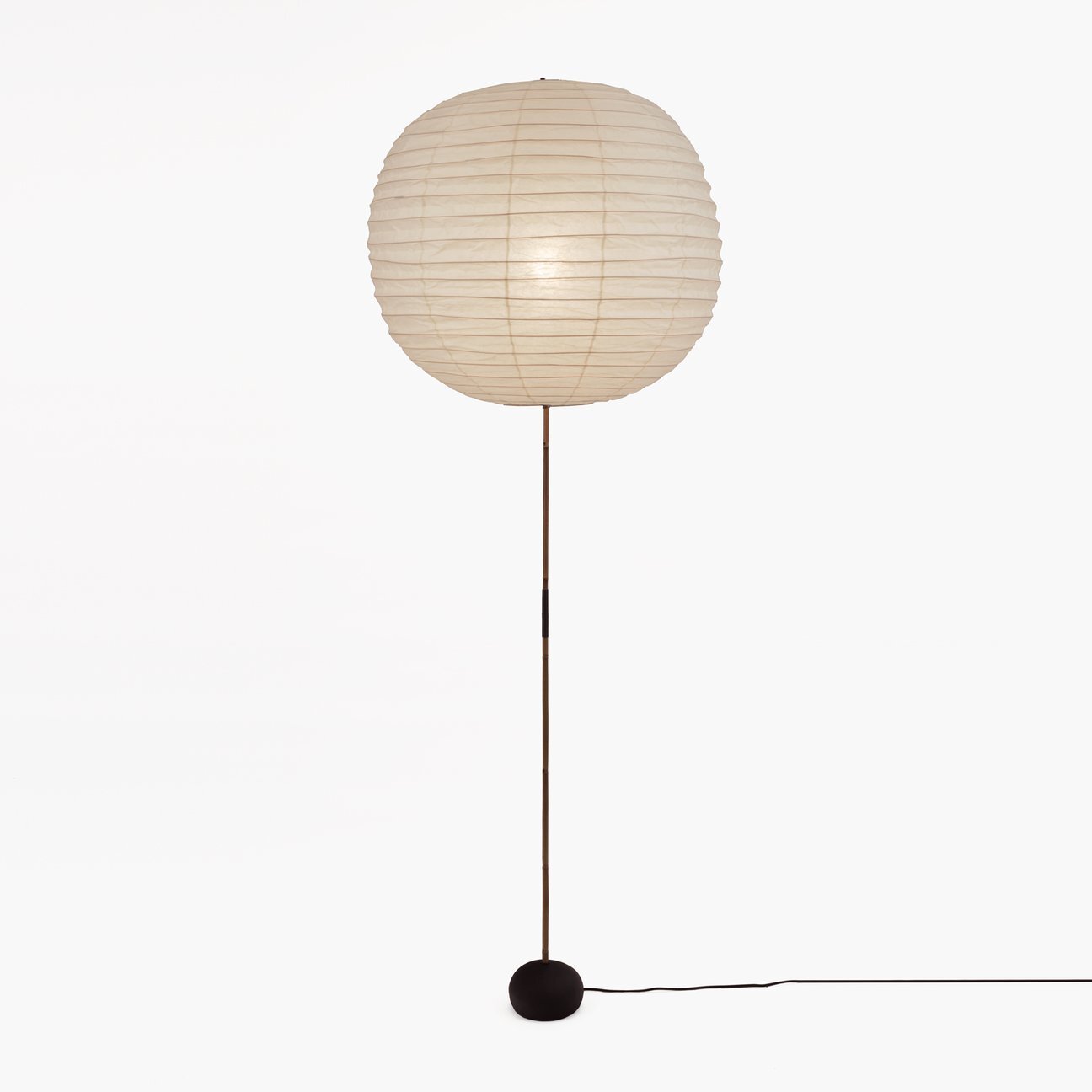 Lampes-Akari-Isamu-Noguchi-3.jpg