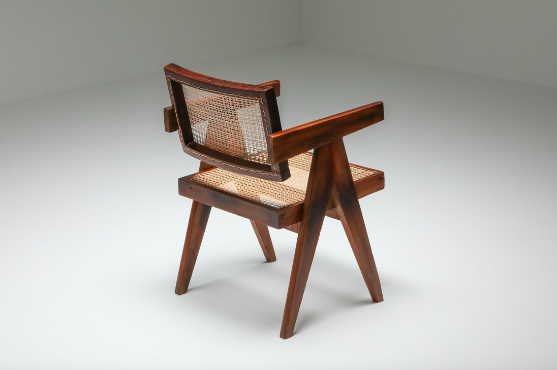 fauteuil-Pierre-Jeanneret-Chandigarh-en-cannage-6.png