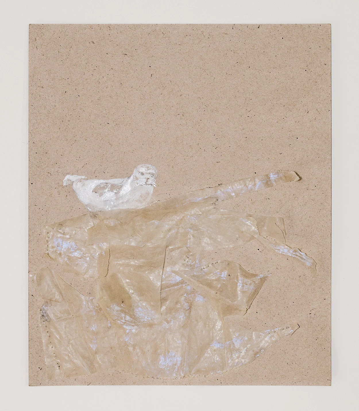 Monachus monachus III / Foca Monge Drawing, tempera, varnish, thread and found plastic at the beach. 23,5 x 28 cm.