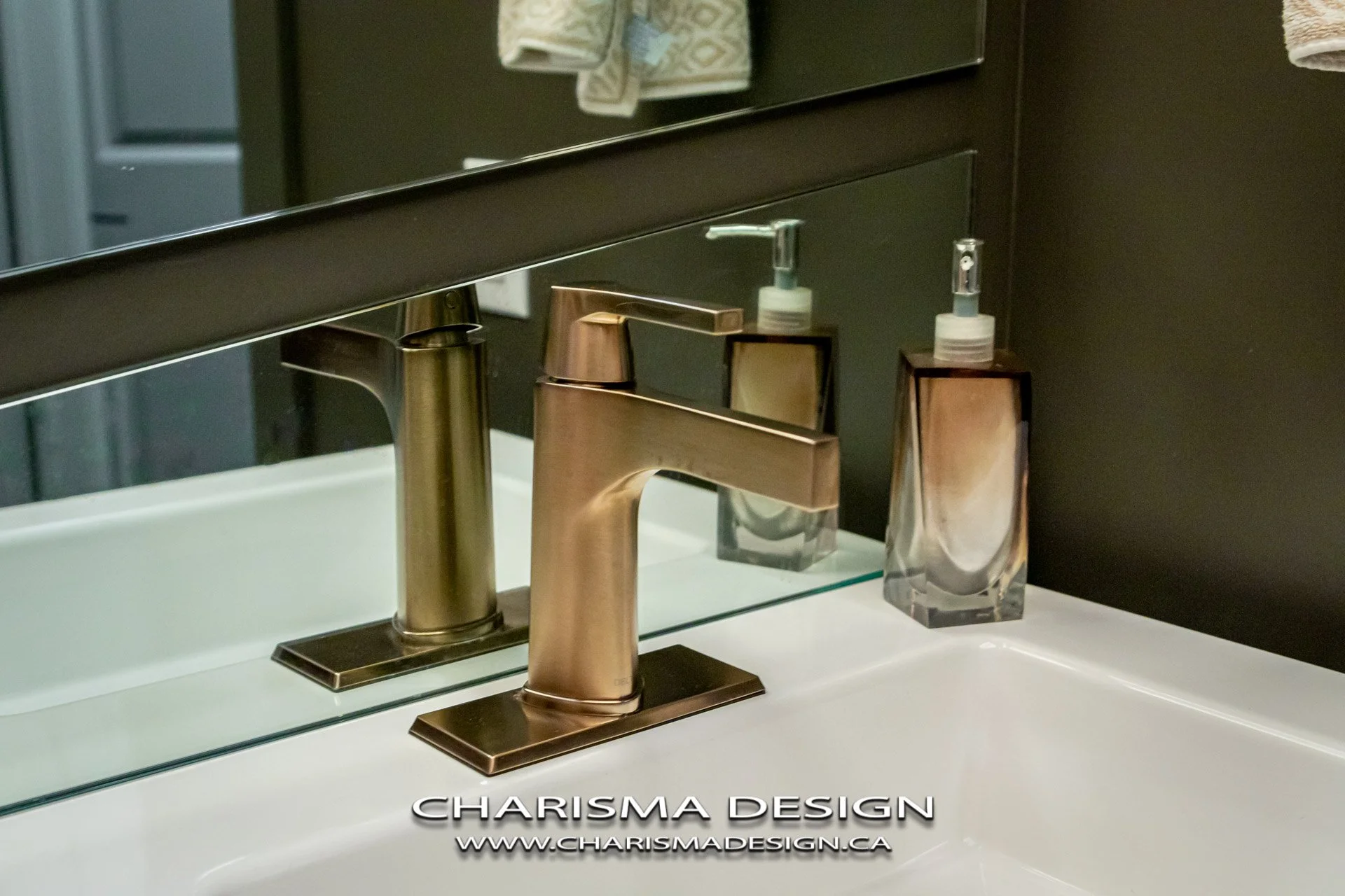 Litchfield Powder Room-4.jpg