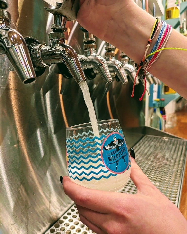 🥂New Tumbler Alert🚨

We LOVE designing new TOSSWARE reusable tumblers, and we decided we needed a summer themed one for the pool days ahead!

Lightweight, stackable and reusable, these are a must-have for the beach, camping, the boat, you name it!
