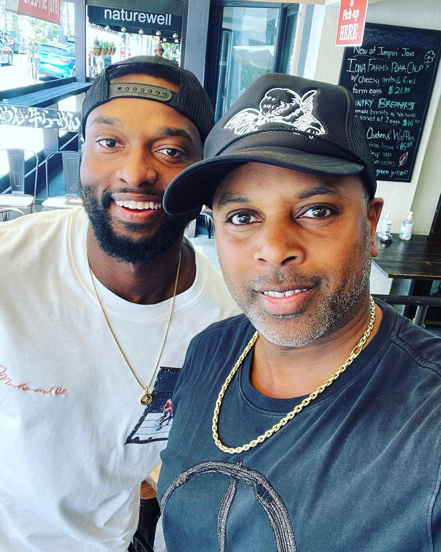 You&rsquo;ll never meet a more talented, loyal, integrous and overall quality human being than @brunescharles! 

Great breaking bread with you today! Love you lots!