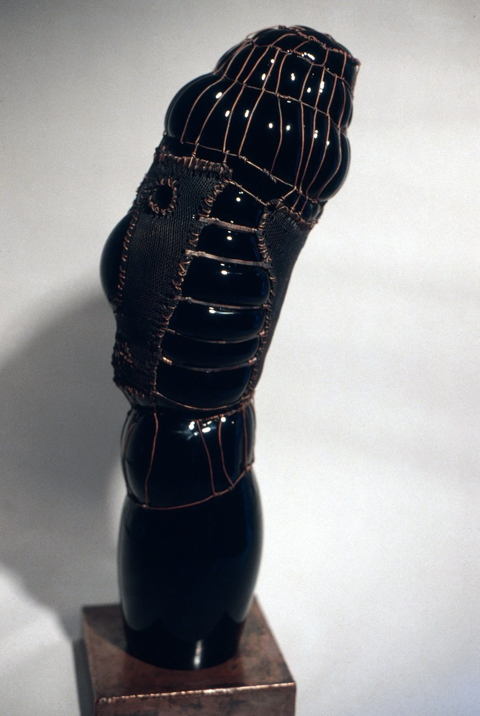 DAS0734-Don-Shepherd-artist-designer-glass-heads-wire-mesh-sculpture-1979.jpg