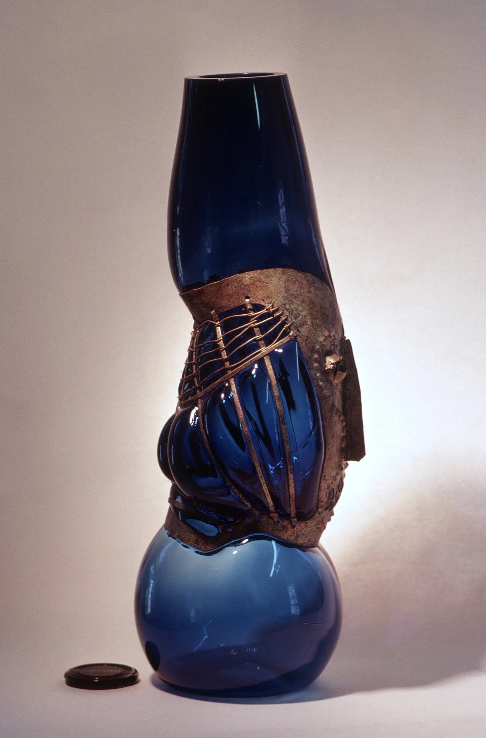 DAS0691-Don-Shepherd-artist-designer-glass-copper-masks-heads-sculpture-Head-Vase-1980.jpg