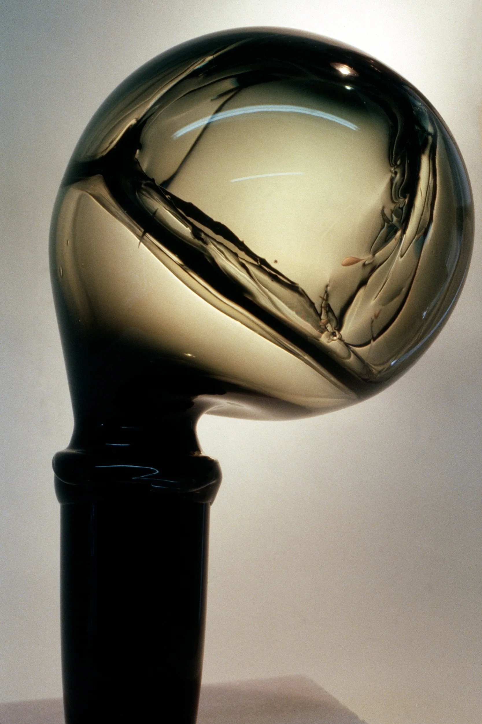 DAS0370-Don-Shepherd-artist-designer-glass-metal-wire-sculpture-Nebula-Series-1979.jpg