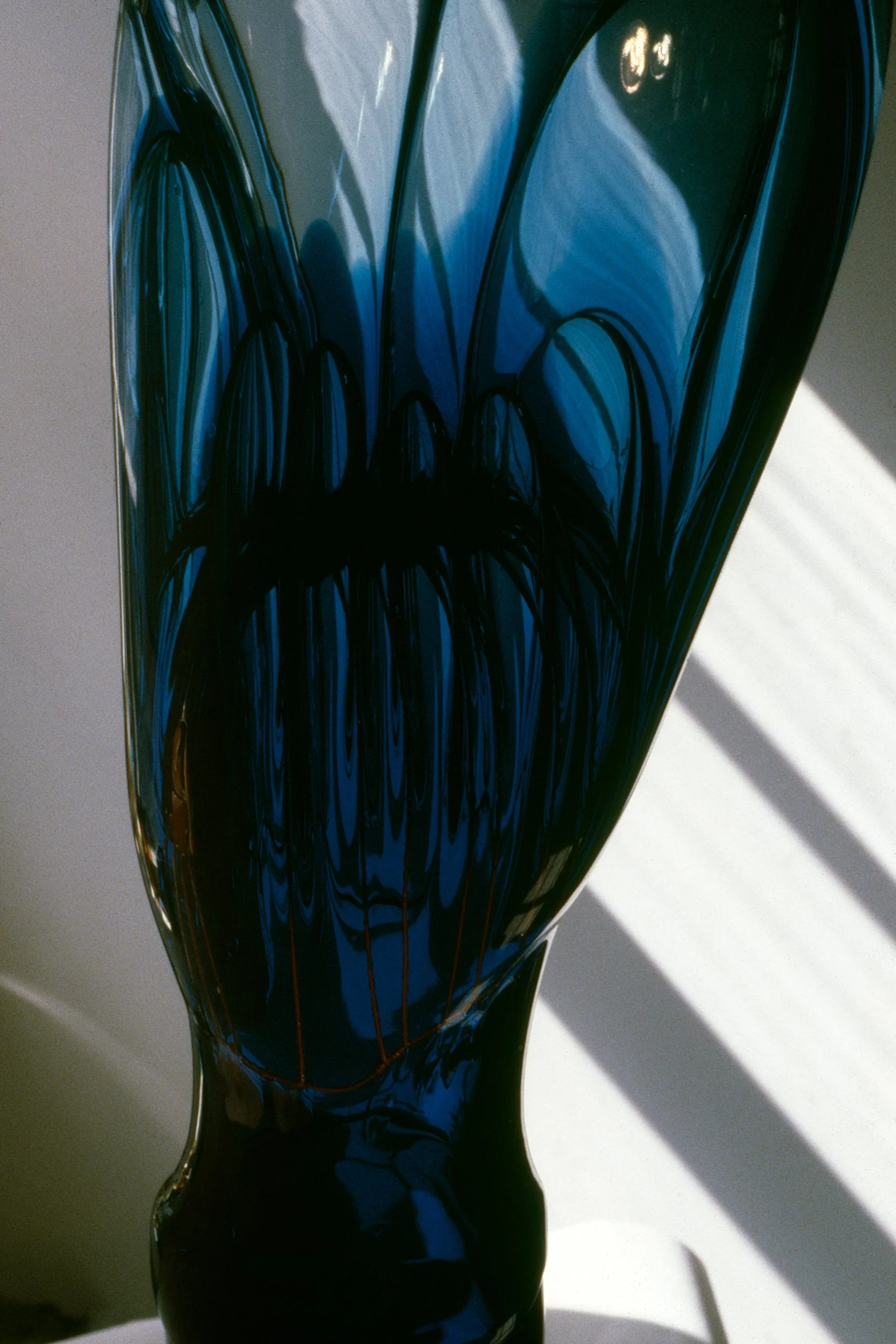 DAS0377-Don-Shepherd-artist-designer-glass-metal-wire-sculpture-Long-Blue-Nebula-Series-1980.jpg
