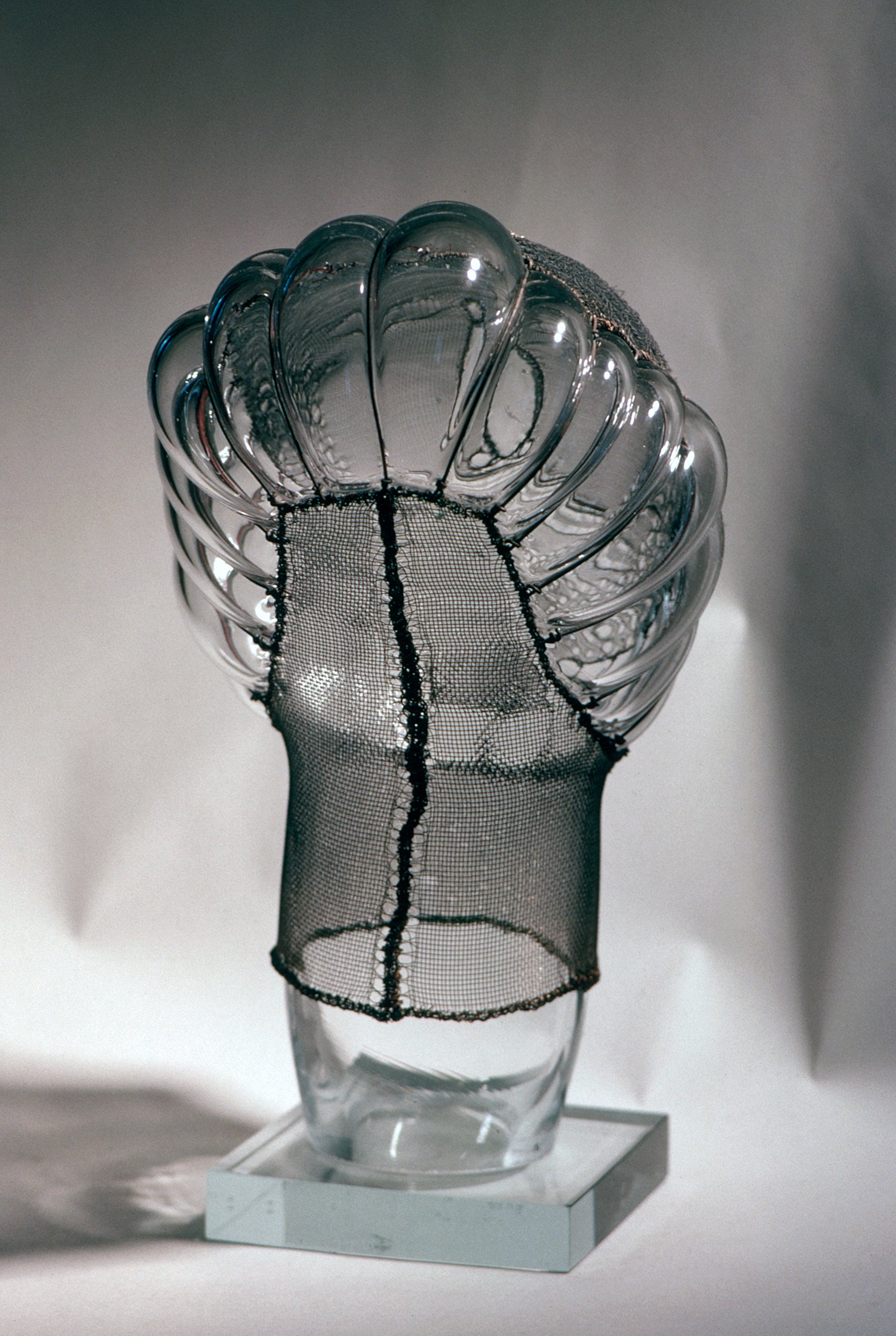 DAS0781-Don-Shepherd-artist-designer-glass-heads-wire-mesh-sculpture-1980.jpg