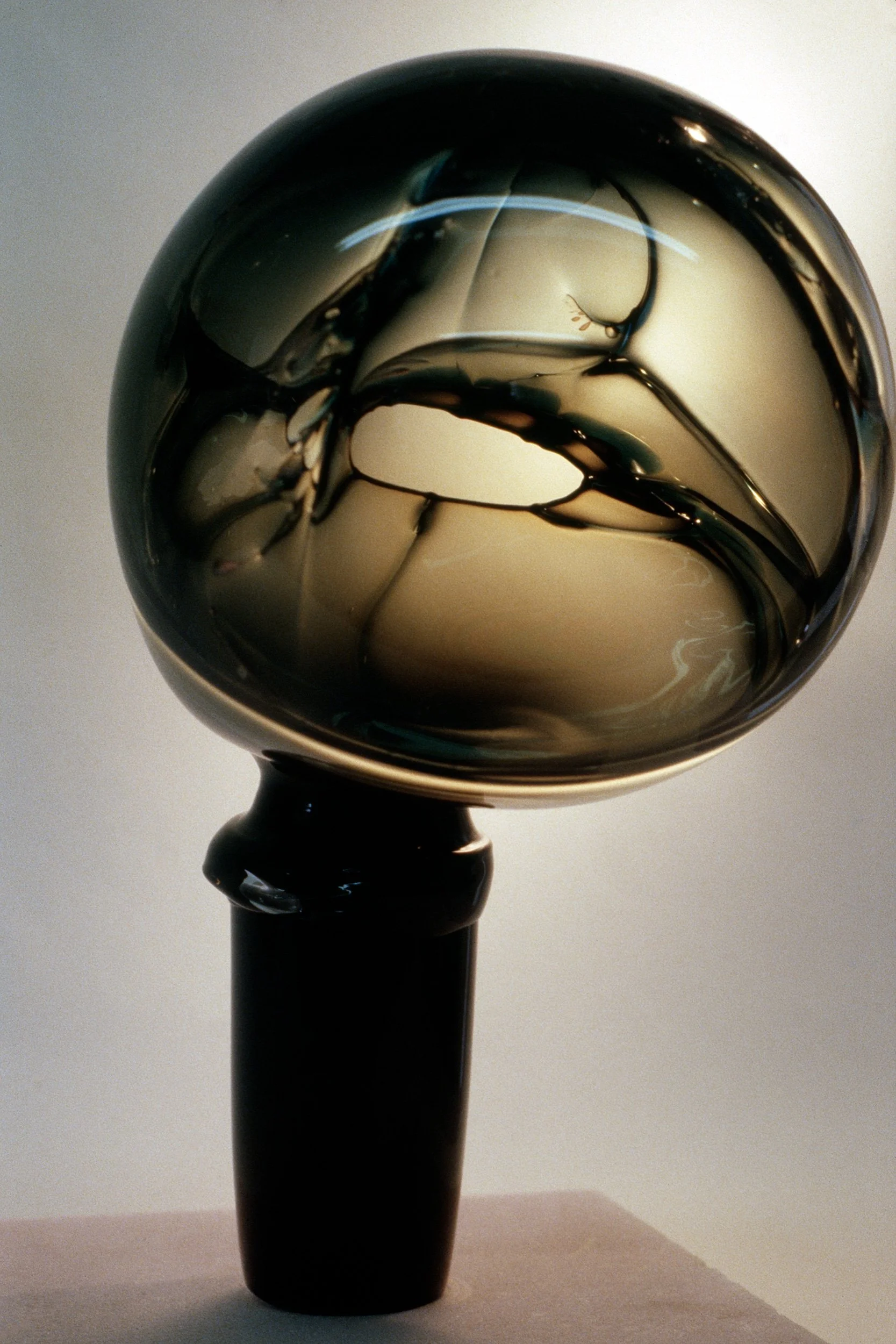 DAS0371-Don-Shepherd-artist-designer-glass-metal-wire-sculpture-Nebula-Series-1979.jpg