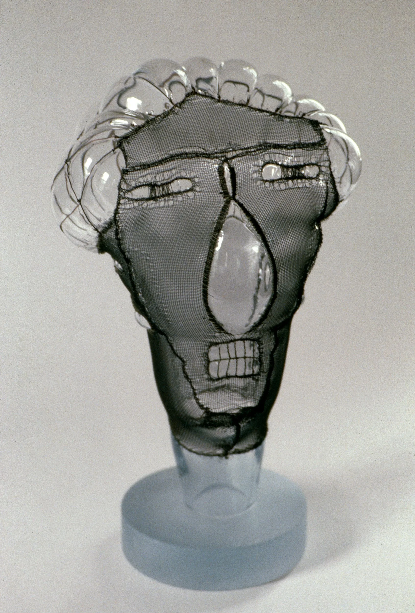 DAS0770-Don-Shepherd-artist-designer-glass-heads-wire-mesh-sculpture-Woman-1979.jpg