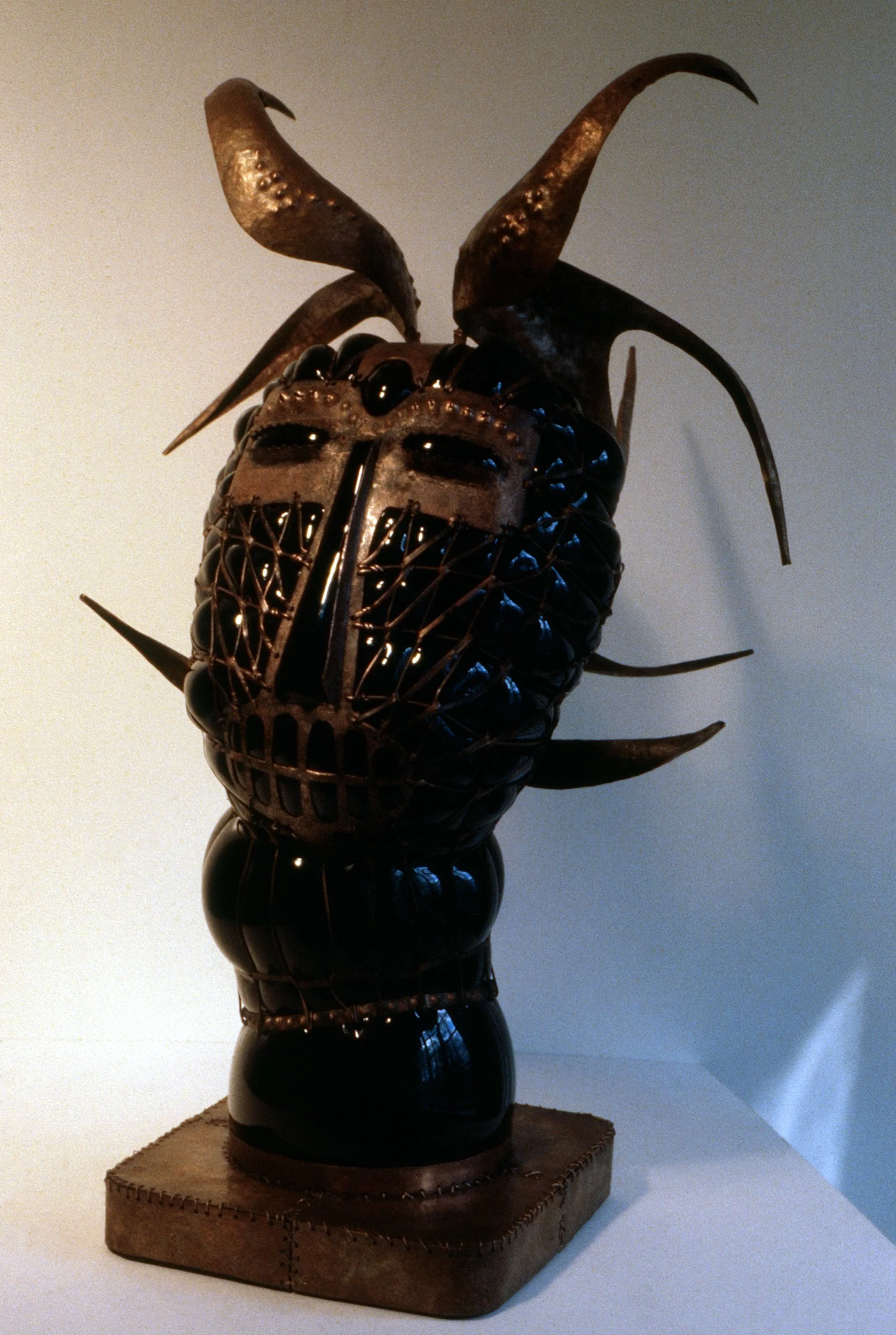 DAS0686-Don-Shepherd-artist-designer-glass-copper-masks-heads-sculpture-1982.jpg