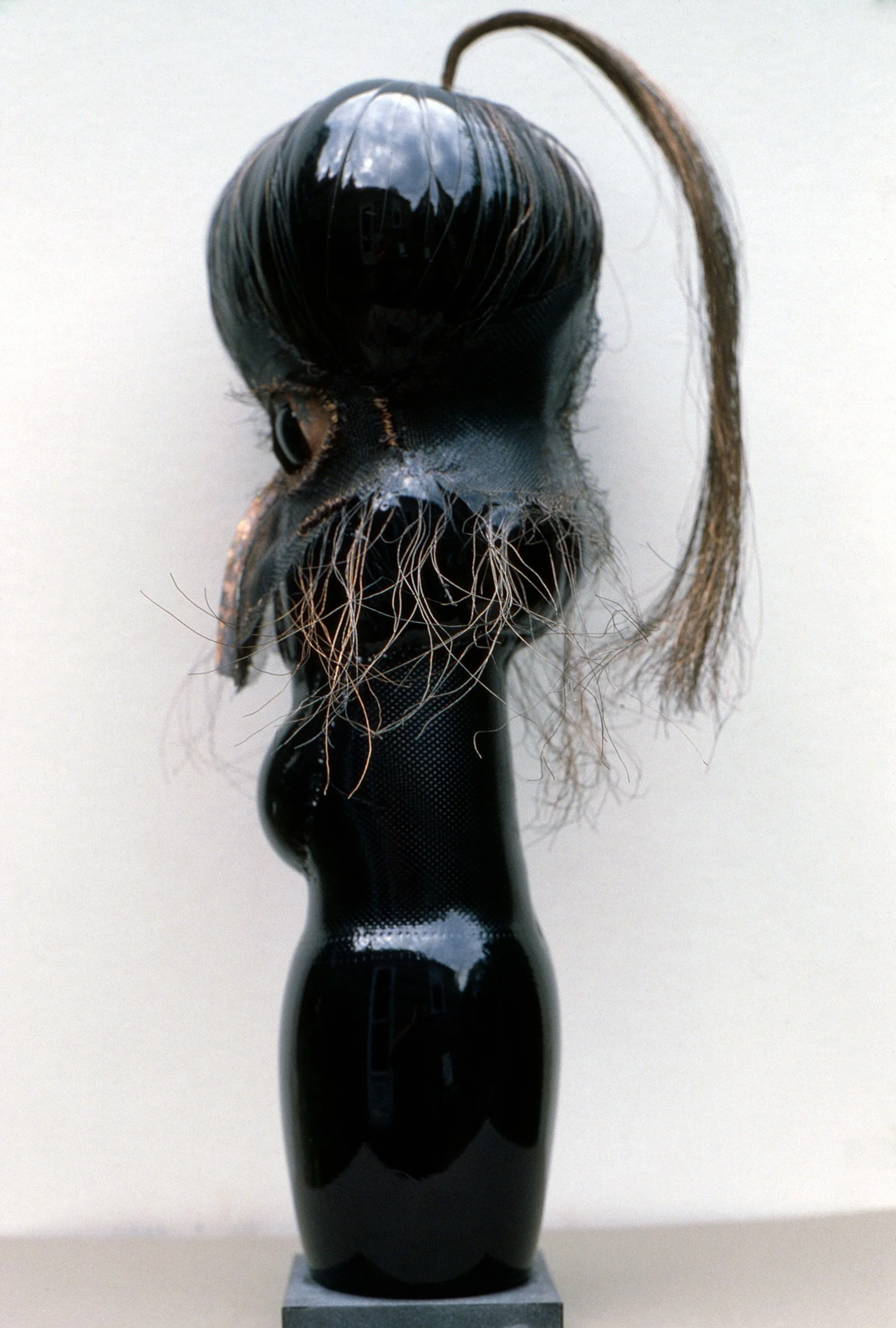 DAS0752-Don-Shepherd-artist-designer-glass-heads-wire-mesh-sculpture-1981.jpg
